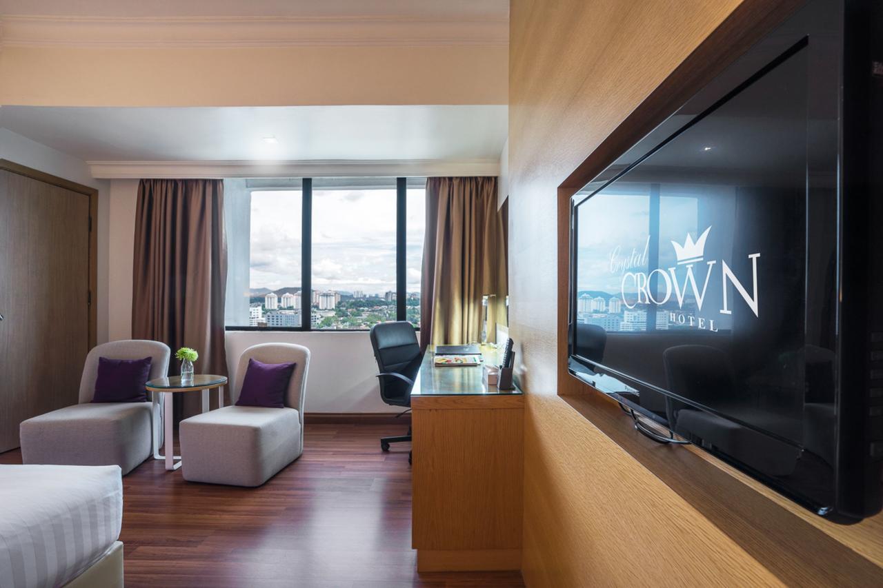 Crystal Crown Hotel Петалинг-Джая Экстерьер фото