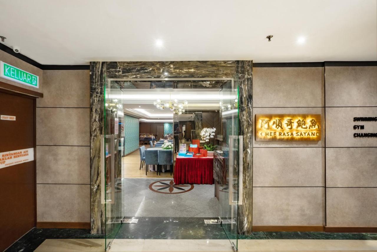 Crystal Crown Hotel Петалинг-Джая Экстерьер фото