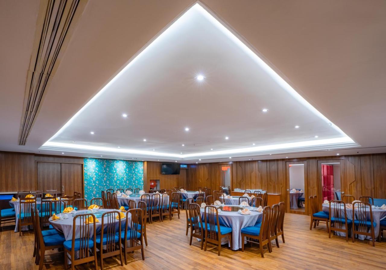 Crystal Crown Hotel Петалинг-Джая Экстерьер фото